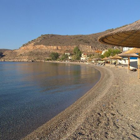 Agioi Pandes Hotel Galaxias מראה חיצוני תמונה
