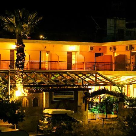 Agioi Pandes Hotel Galaxias מראה חיצוני תמונה