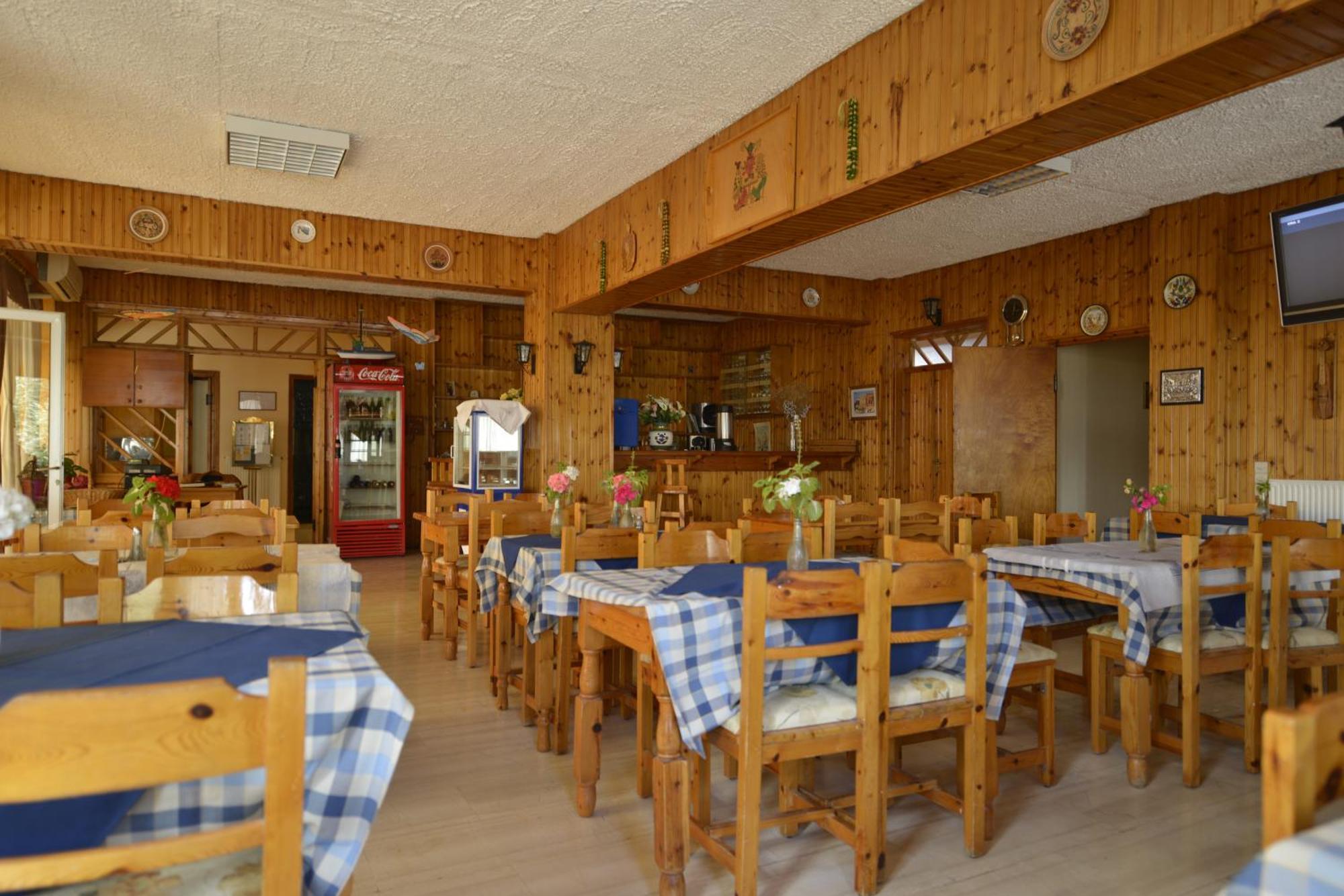 Agioi Pandes Hotel Galaxias מראה חיצוני תמונה