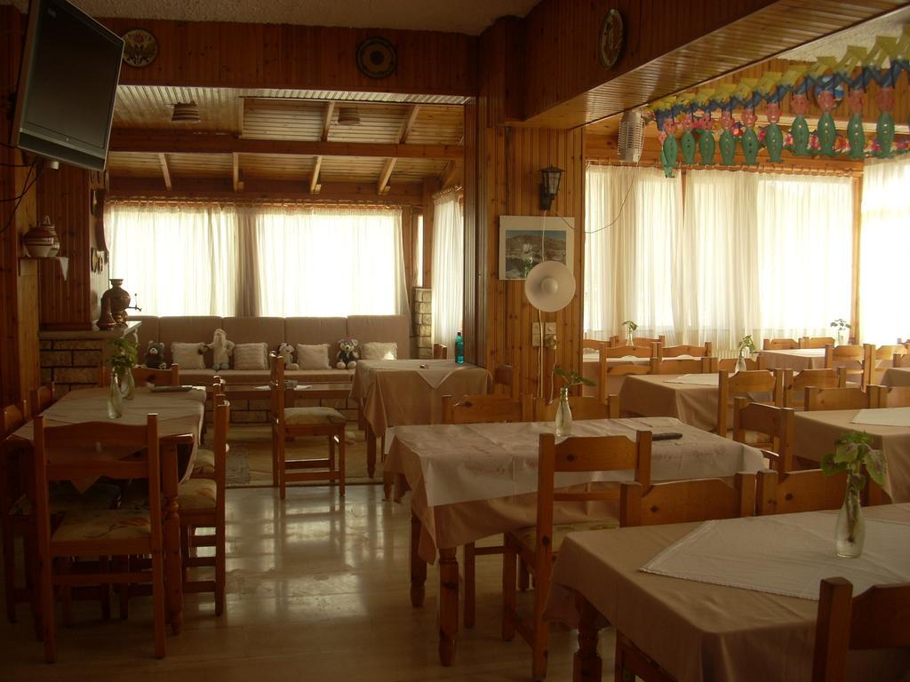Agioi Pandes Hotel Galaxias מראה חיצוני תמונה