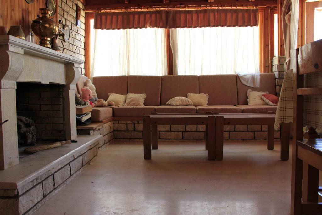 Agioi Pandes Hotel Galaxias מראה חיצוני תמונה
