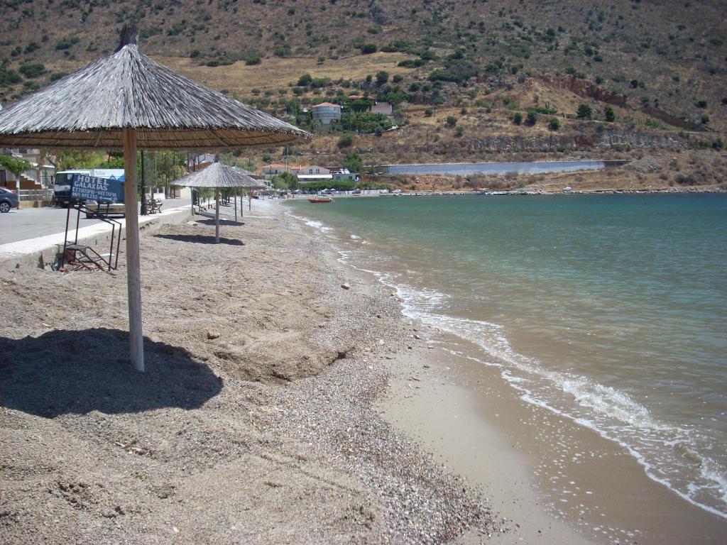 Agioi Pandes Hotel Galaxias מראה חיצוני תמונה