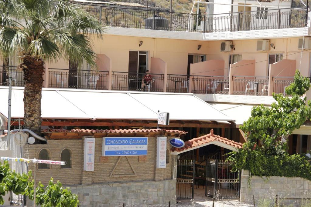 Agioi Pandes Hotel Galaxias מראה חיצוני תמונה