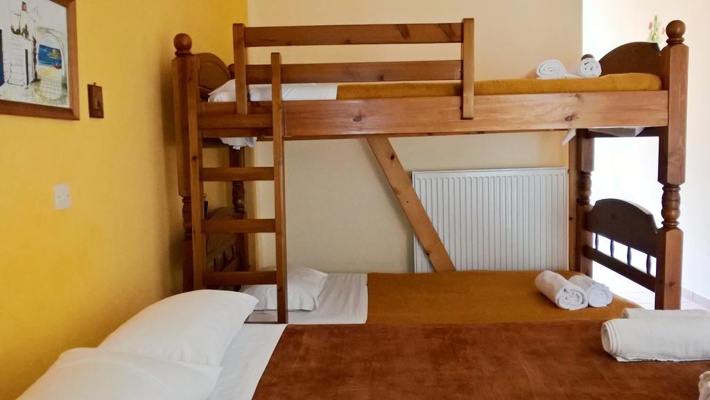 Agioi Pandes Hotel Galaxias מראה חיצוני תמונה