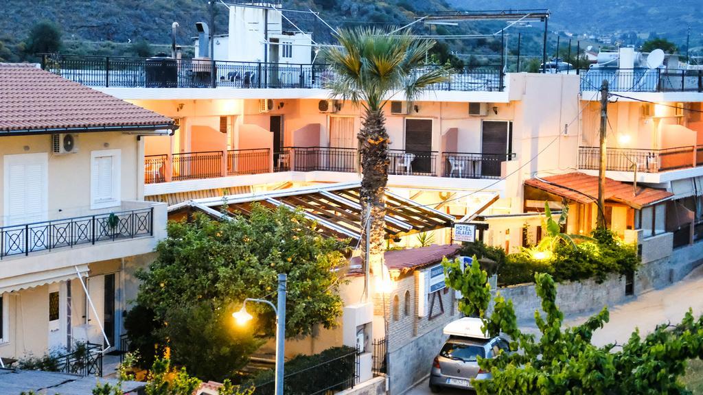 Agioi Pandes Hotel Galaxias מראה חיצוני תמונה