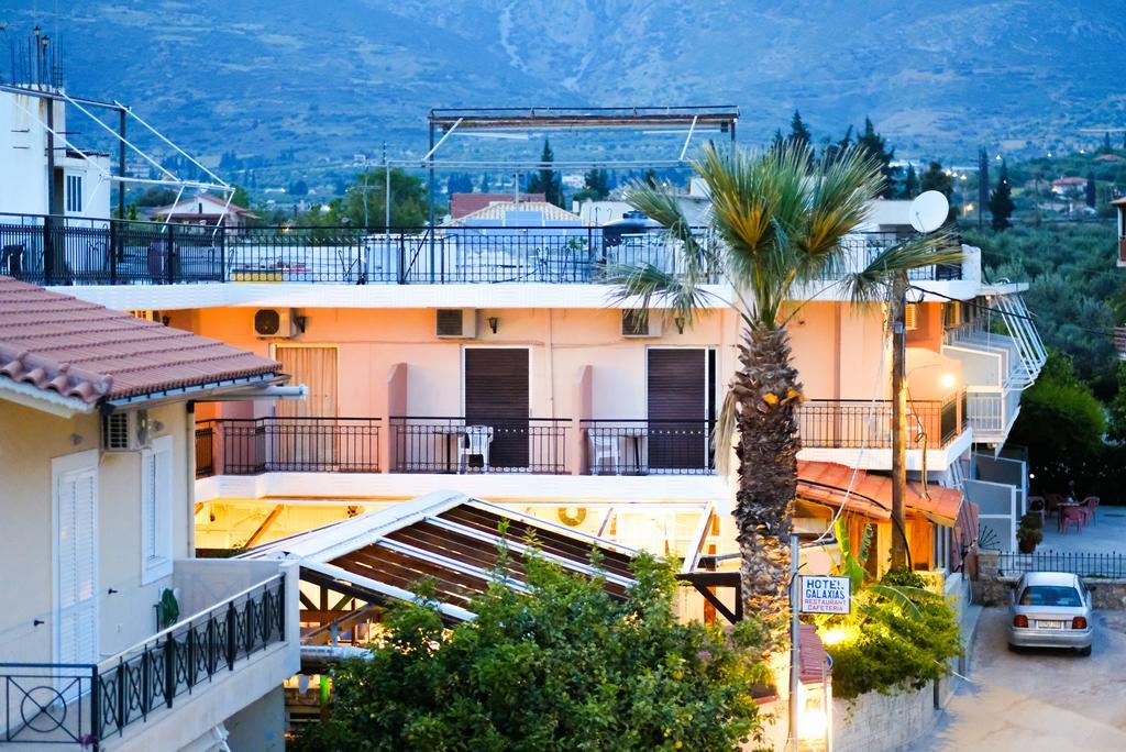 Agioi Pandes Hotel Galaxias מראה חיצוני תמונה